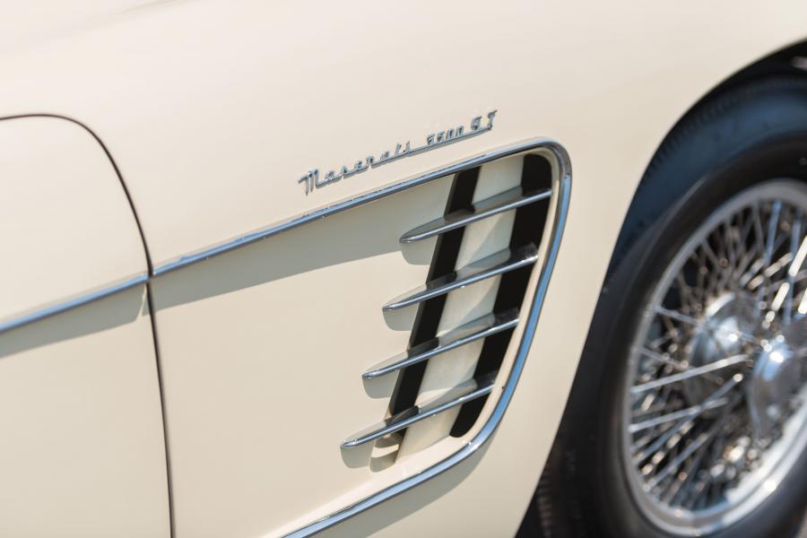 Детали экстерьера Maserati 3500 GT Spyder by Frua (AM101.268) 1957 года  (фото 7 из 26)